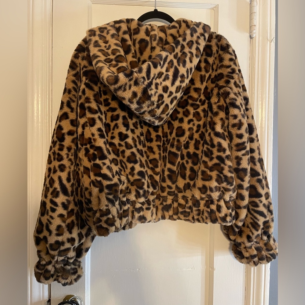 Cheetah Jacket - Picture 3 of 4